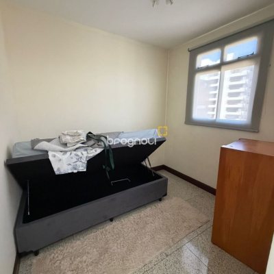 Apartamento com 220m², 2 quartos (sendo 2 suítes), 2 garagens, no bairro Centro em Florianópolis