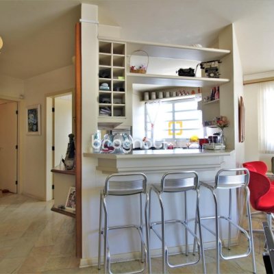 Cobertura com 198m², 3 quartos (sendo 1 suíte), 2 garagens, no bairro Centro em Florianópolis