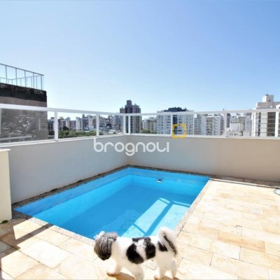 Cobertura com 198m², 3 quartos (sendo 1 suíte), 2 garagens, no bairro Centro em Florianópolis