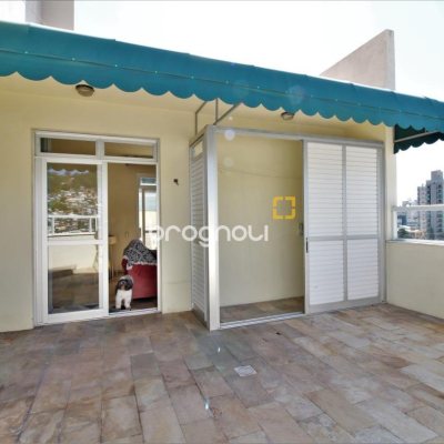Cobertura com 198m², 3 quartos (sendo 1 suíte), 2 garagens, no bairro Centro em Florianópolis