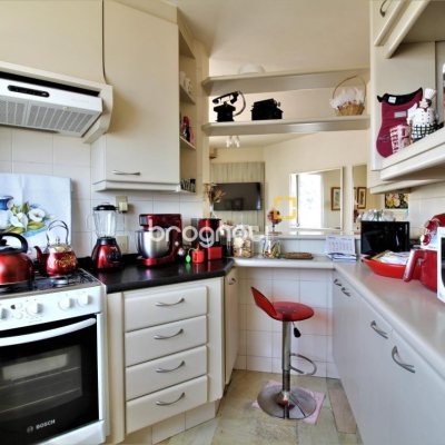 Cobertura com 198m², 3 quartos (sendo 1 suíte), 2 garagens, no bairro Centro em Florianópolis