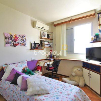 Cobertura com 198m², 3 quartos (sendo 1 suíte), 2 garagens, no bairro Centro em Florianópolis