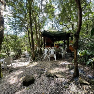 Sítio com 250m², 8 quartos, 2 garagens, no bairro Ratones em Florianópolis