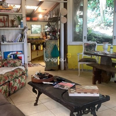 Sítio com 250m², 8 quartos, 2 garagens, no bairro Ratones em Florianópolis