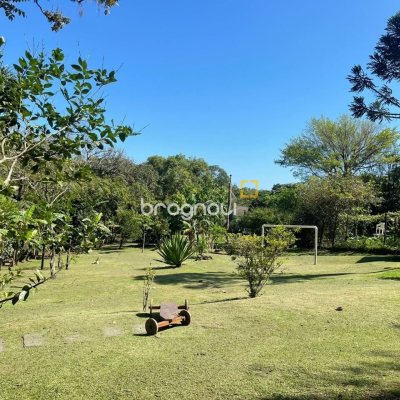 Sítio com 250m², 8 quartos, 2 garagens, no bairro Ratones em Florianópolis