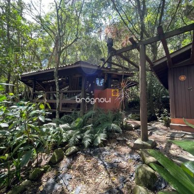 Sítio com 250m², 8 quartos, 2 garagens, no bairro Ratones em Florianópolis