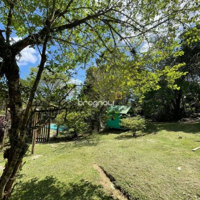 Sítio com 250m², 8 quartos, 2 garagens, no bairro Ratones em Florianópolis