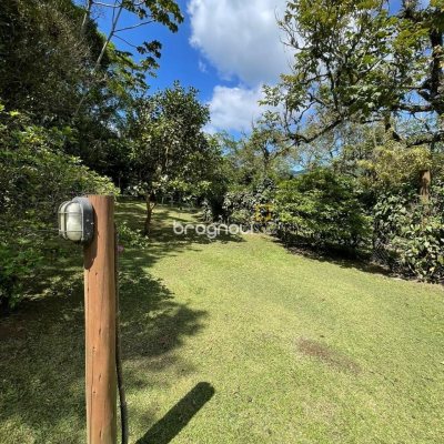 Sítio com 250m², 8 quartos, 2 garagens, no bairro Ratones em Florianópolis
