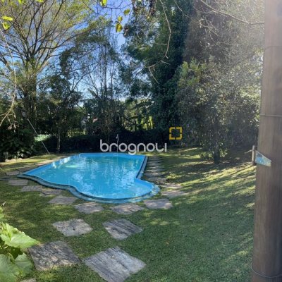 Sítio com 250m², 8 quartos, 2 garagens, no bairro Ratones em Florianópolis