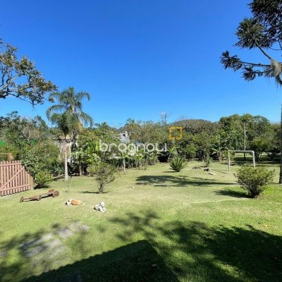 Sítio com 250m², 8 quartos, 2 garagens, no bairro Ratones em Florianópolis
