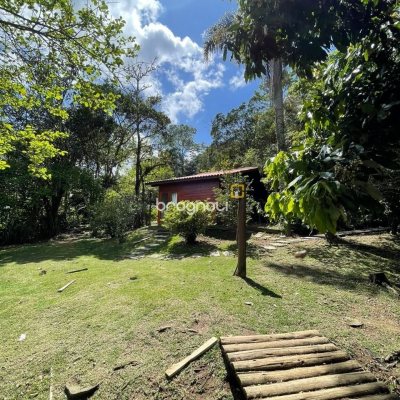 Sítio com 250m², 8 quartos, 2 garagens, no bairro Ratones em Florianópolis