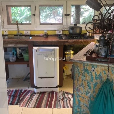 Sítio com 250m², 8 quartos, 2 garagens, no bairro Ratones em Florianópolis