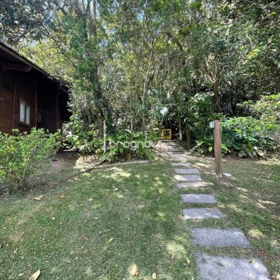 Sítio com 250m², 8 quartos, 2 garagens, no bairro Ratones em Florianópolis