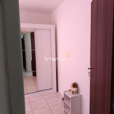 Casa com 230m², 10 quartos, 4 garagens, no bairro Barreiros em São José