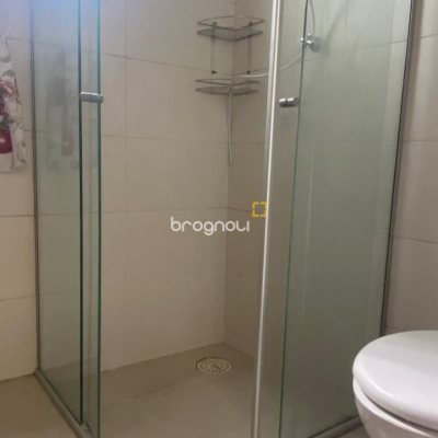 Casa com 230m², 10 quartos, 4 garagens, no bairro Barreiros em São José
