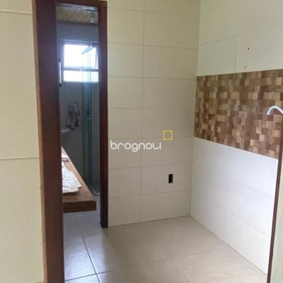 Casa com 230m², 10 quartos, 4 garagens, no bairro Barreiros em São José