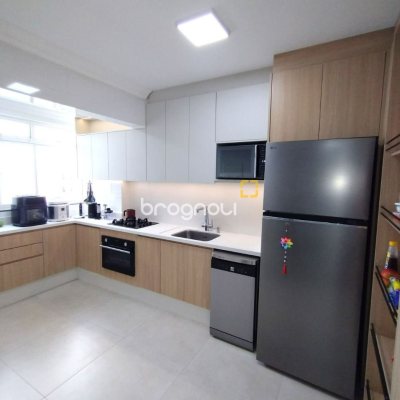 Apartamento com 113m², 3 quartos (sendo 1 suíte), 1 garagem, no bairro Campinas em São José