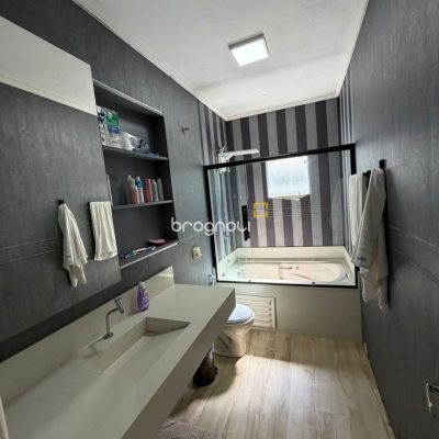 Casa com 190m², 3 quartos (sendo 1 suíte), 2 garagens, no bairro Ingleses em Florianópolis