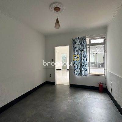 Casa com 262m², 4 quartos (sendo 1 suíte), 4 garagens, no bairro Balneário em Florianópolis
