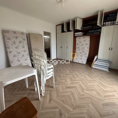 Casa com 262m², 4 quartos (sendo 1 suíte), 4 garagens, no bairro Balneário em Florianópolis