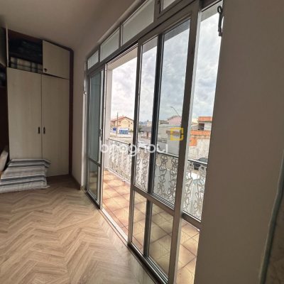 Casa com 262m², 4 quartos (sendo 1 suíte), 4 garagens, no bairro Balneário em Florianópolis