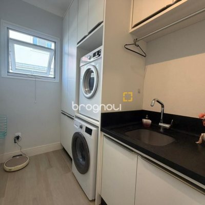 Casa de Condomínio com 204m², 3 quartos (sendo 1 suíte), 1 garagem, no bairro Sul do Rio em Santo Amaro da Imperatriz