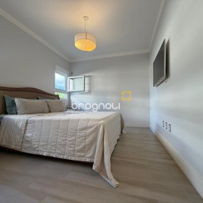 Casa de Condomínio com 204m², 3 quartos (sendo 1 suíte), 1 garagem, no bairro Sul do Rio em Santo Amaro da Imperatriz