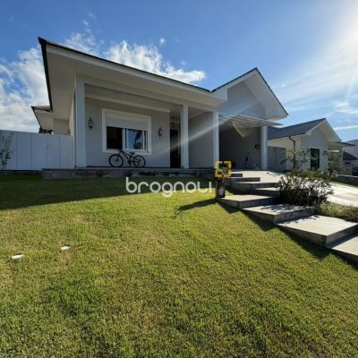 Casa de Condomínio com 204m², 3 quartos (sendo 1 suíte), 1 garagem, no bairro Sul do Rio em Santo Amaro da Imperatriz