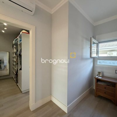 Casa de Condomínio com 204m², 3 quartos (sendo 1 suíte), 1 garagem, no bairro Sul do Rio em Santo Amaro da Imperatriz