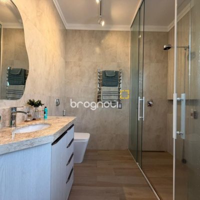 Casa de Condomínio com 204m², 3 quartos (sendo 1 suíte), 1 garagem, no bairro Sul do Rio em Santo Amaro da Imperatriz