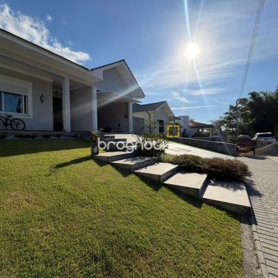 Casa de Condomínio com 204m², 3 quartos (sendo 1 suíte), 1 garagem, no bairro Sul do Rio em Santo Amaro da Imperatriz