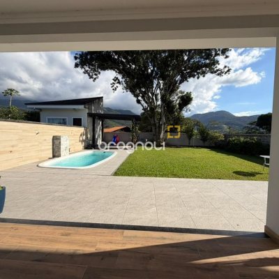 Casa de Condomínio com 204m², 3 quartos (sendo 1 suíte), 1 garagem, no bairro Sul do Rio em Santo Amaro da Imperatriz