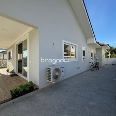 Casa de Condomínio com 204m², 3 quartos (sendo 1 suíte), 1 garagem, no bairro Sul do Rio em Santo Amaro da Imperatriz
