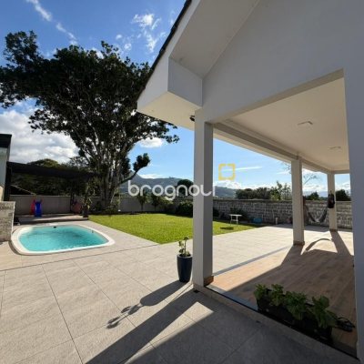 Casa de Condomínio com 204m², 3 quartos (sendo 1 suíte), 1 garagem, no bairro Sul do Rio em Santo Amaro da Imperatriz