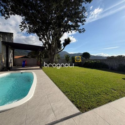 Casa de Condomínio com 204m², 3 quartos (sendo 1 suíte), 1 garagem, no bairro Sul do Rio em Santo Amaro da Imperatriz