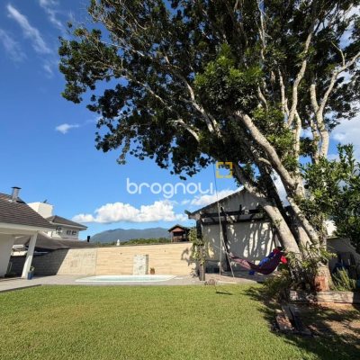 Casa de Condomínio com 204m², 3 quartos (sendo 1 suíte), 1 garagem, no bairro Sul do Rio em Santo Amaro da Imperatriz