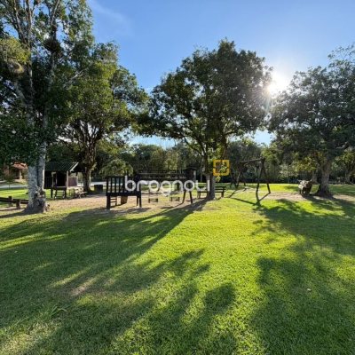 Casa de Condomínio com 204m², 3 quartos (sendo 1 suíte), 1 garagem, no bairro Sul do Rio em Santo Amaro da Imperatriz