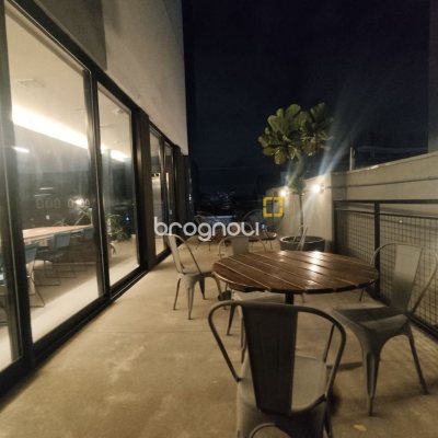 Studio com 23m², 1 quarto, 1 garagem, no bairro Carvoeira em Florianópolis