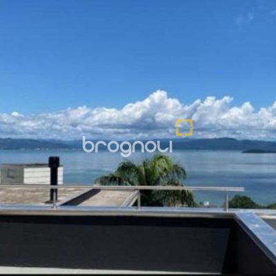 Casa de Condomínio com 323m², 3 quartos (sendo 3 suítes), 4 garagens, no bairro Cacupé em Florianópolis