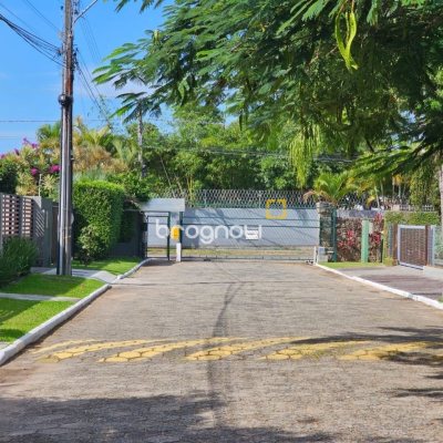 Casa de Condomínio com 365m², 3 quartos (sendo 3 suítes), 2 garagens, no bairro Campeche em Florianópolis