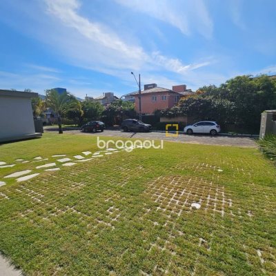 Casa de Condomínio com 365m², 3 quartos (sendo 3 suítes), 2 garagens, no bairro Campeche em Florianópolis