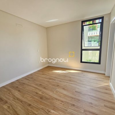 Casa de Condomínio com 365m², 3 quartos (sendo 3 suítes), 2 garagens, no bairro Campeche em Florianópolis