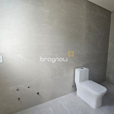 Casa de Condomínio com 365m², 3 quartos (sendo 3 suítes), 2 garagens, no bairro Campeche em Florianópolis
