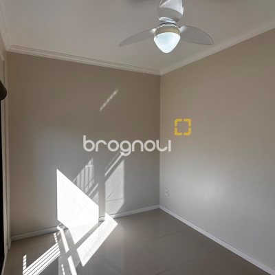Apartamento com 60m², 2 quartos (sendo 1 suíte), 1 garagem, no bairro São João do Rio Vermelho em Florianópolis