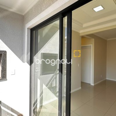 Apartamento com 60m², 2 quartos (sendo 1 suíte), 1 garagem, no bairro São João do Rio Vermelho em Florianópolis