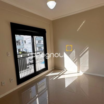 Apartamento com 60m², 2 quartos (sendo 1 suíte), 1 garagem, no bairro São João do Rio Vermelho em Florianópolis