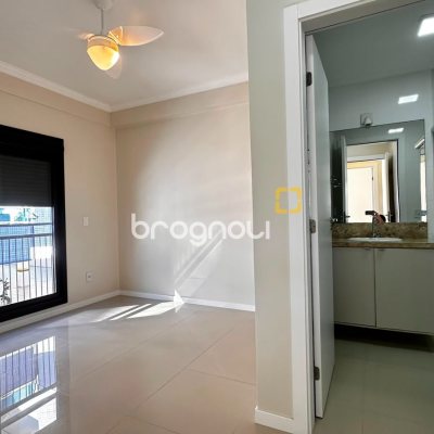 Apartamento com 60m², 2 quartos (sendo 1 suíte), 1 garagem, no bairro São João do Rio Vermelho em Florianópolis
