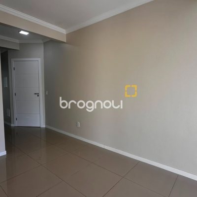 Apartamento com 60m², 2 quartos (sendo 1 suíte), 1 garagem, no bairro São João do Rio Vermelho em Florianópolis