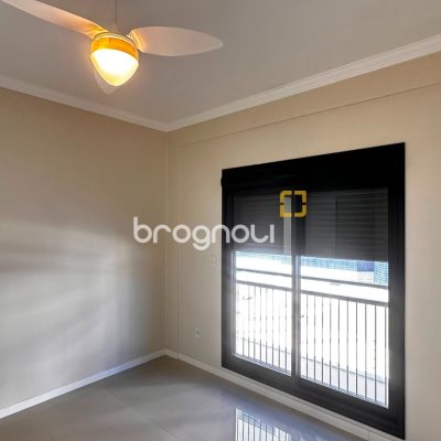 Apartamento com 60m², 2 quartos (sendo 1 suíte), 1 garagem, no bairro São João do Rio Vermelho em Florianópolis