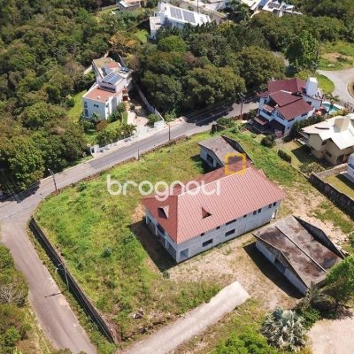Terreno com 3662m², no bairro João Paulo em Florianópolis